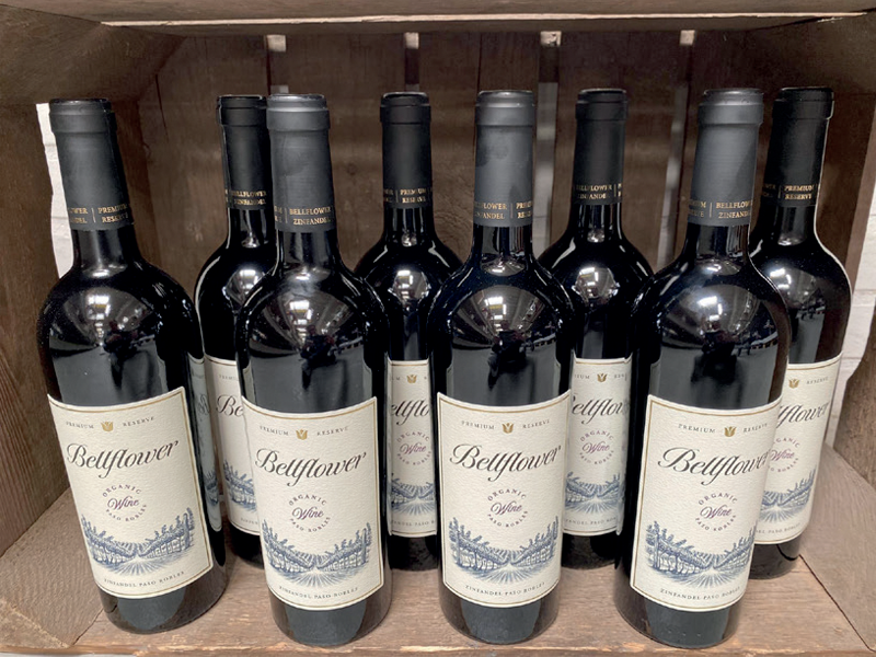 8 flasker rødvin fra Californien ”Bellflower”